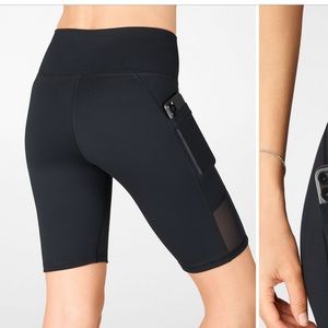 Fabletics PowerHold bike 9” shorts